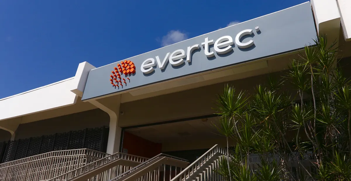 Evertec anuncia extensiones de acuerdos clave con Popular y venta de ciertos activos